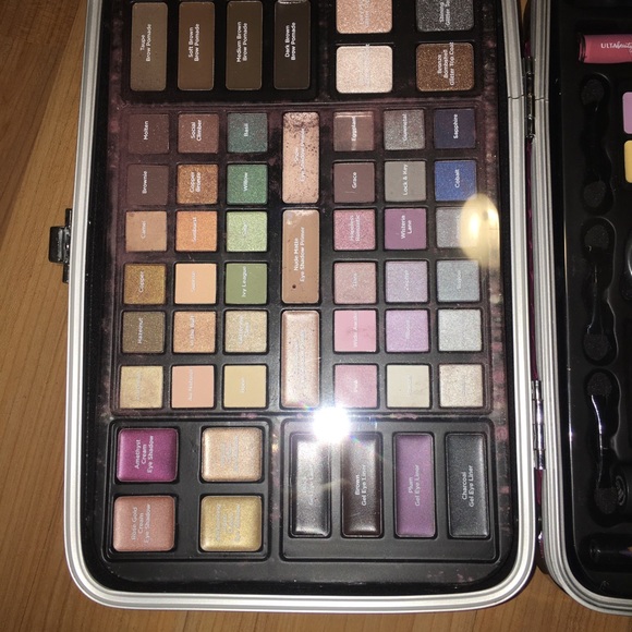 Makeup Set - Picture 3 of 11